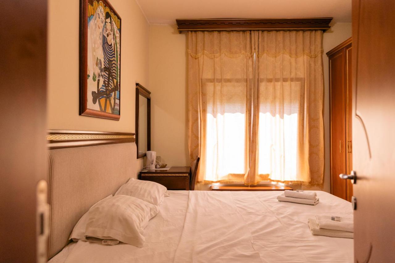 Boutique Hotel Travelling Actor - Skadarlija เบลเกรด ภายนอก รูปภาพ